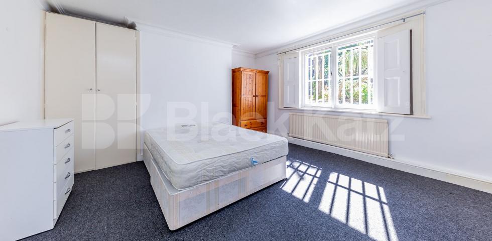 			NEW INSTRUCTION! , 3 Bedroom, 1 bath, 1 reception Flat			 Hungerford Road, CALEDONIAN ROAD 